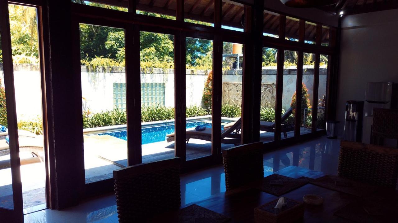 Gili Palms